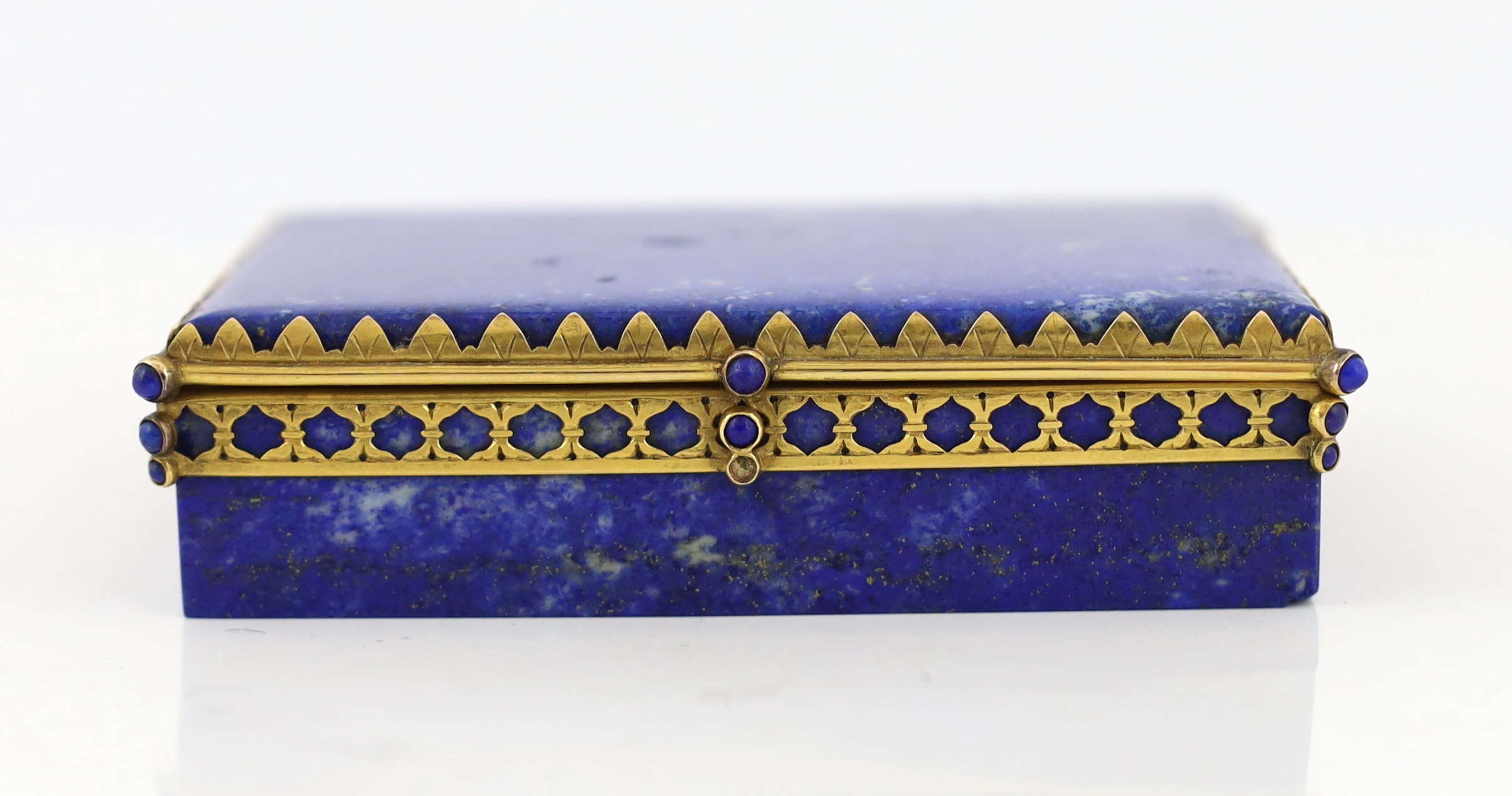 A Continental gilt metal mounted lapis lazuli snuff box, c.1900, 9cm wide, 6cm deep, 2.5cm high
